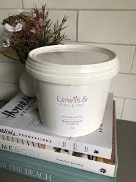 Lewis & Collins Bamboo & White Lily Washing Crystals Tub 2kg