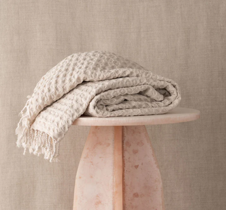 Saarde Corfu Honeycomb Throw Clay