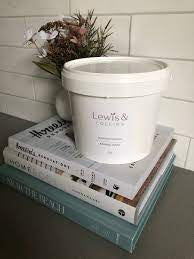 Lewis & Collins Kakadu Plum Washing Crystals Tub 2kg